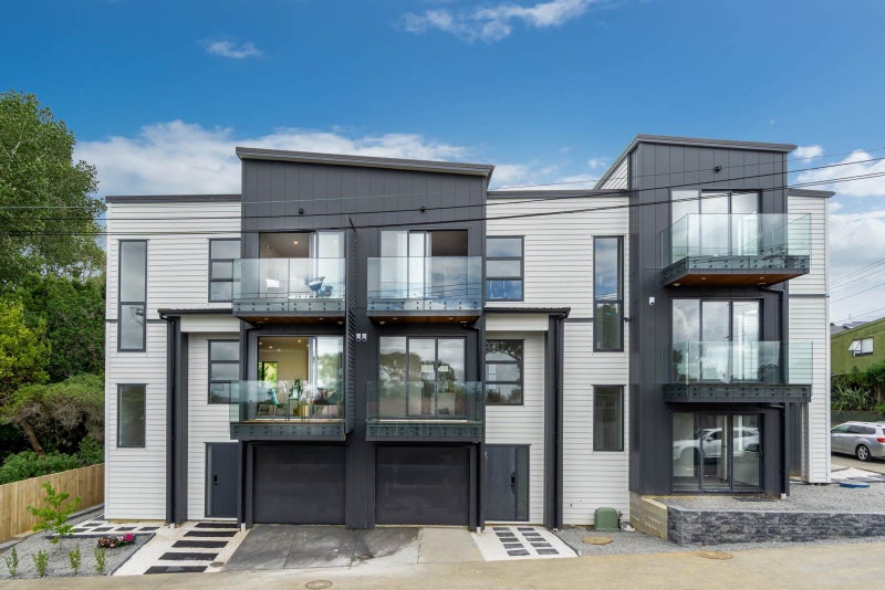 25B Paddington Street, Glen Innes, Auckland - Carousel 1