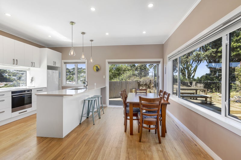 122 Tauhinu Road, Miramar, Wellington - Carousel 2