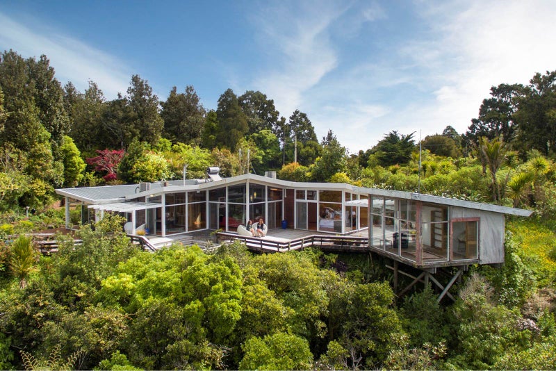 1 Brabant Road, Waiatarua, Auckland - Carousel 1