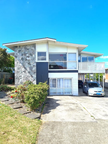 132 Exmouth Road, Northcote, Auckland - Carousel 1