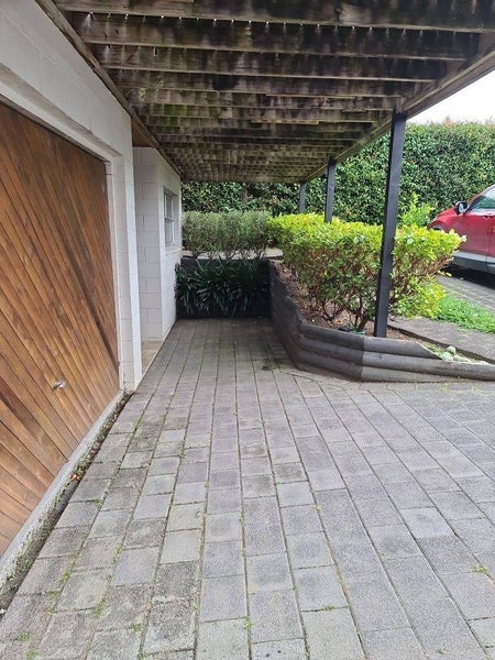 84A Marine Parade, Mellons Bay, Auckland - Carousel 2