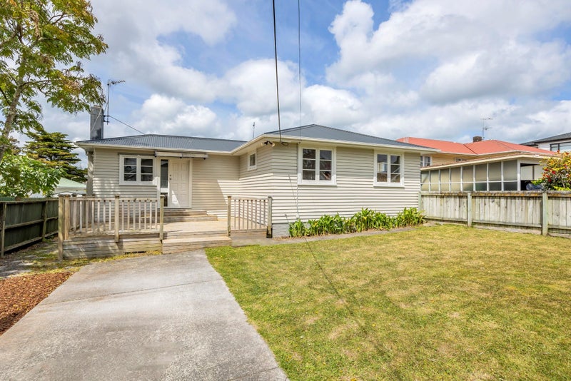 30 Fruitvale Road, New Lynn, Auckland - Carousel 1