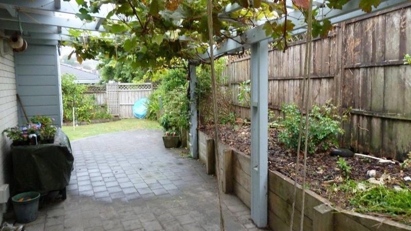 2/9 Channing Crescent, Botany Downs, Auckland - Carousel 2