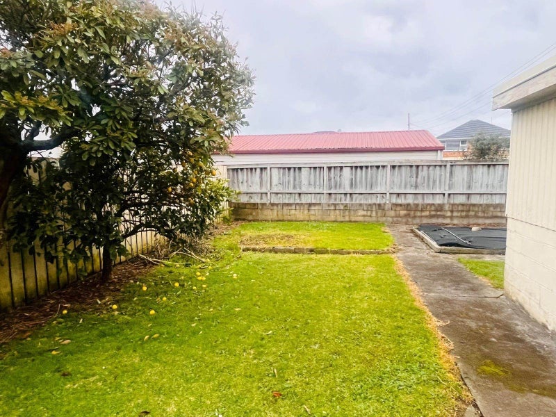 37A Sunnyside Crescent, Papatoetoe, Auckland - Carousel 2