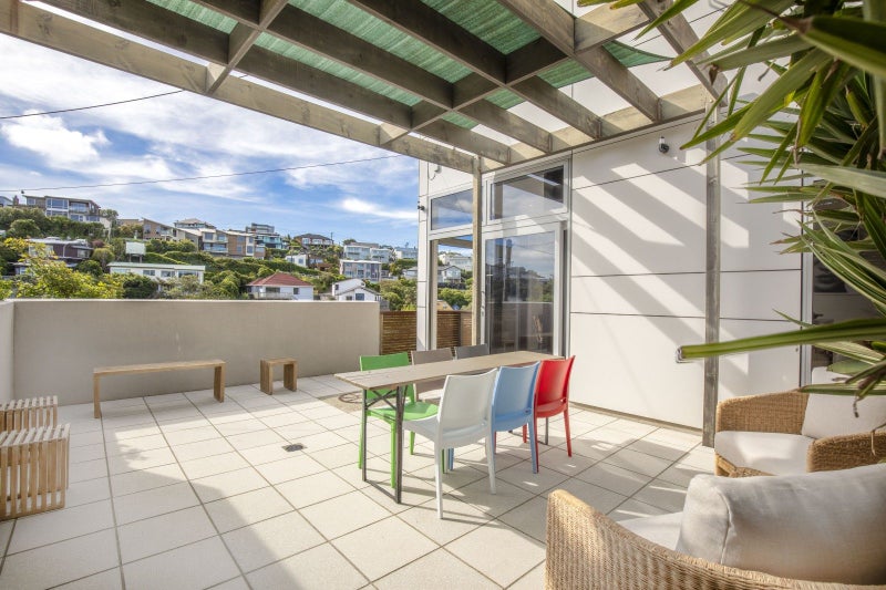 3B Shalimar Crescent, Khandallah, Wellington - Carousel 2