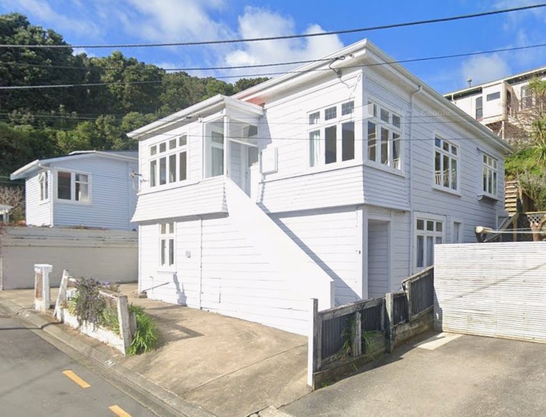 8 Rixon Grove, Mount Victoria, Wellington - Carousel 1