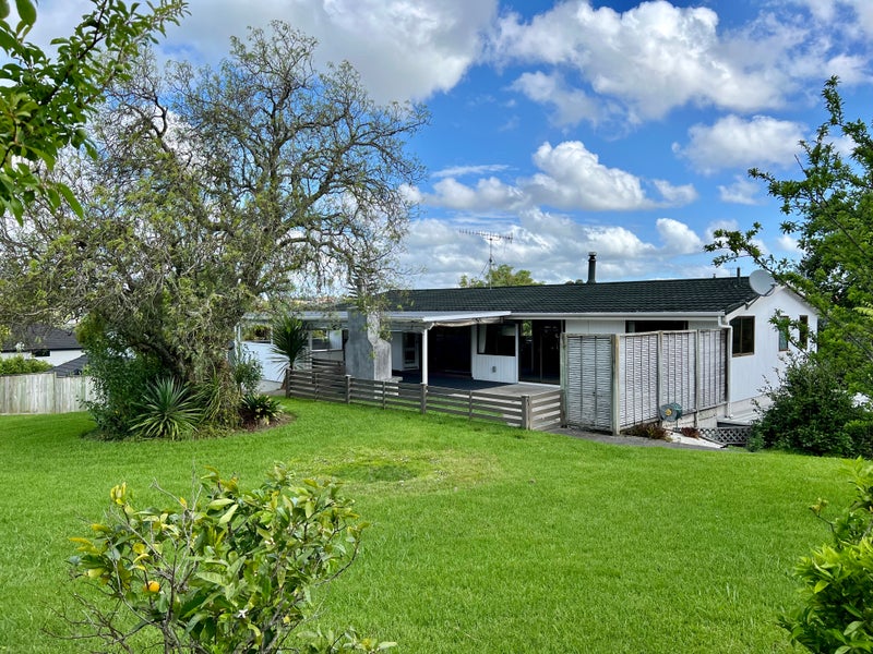 60A Beach Road, Mellons Bay, Auckland - Carousel 1