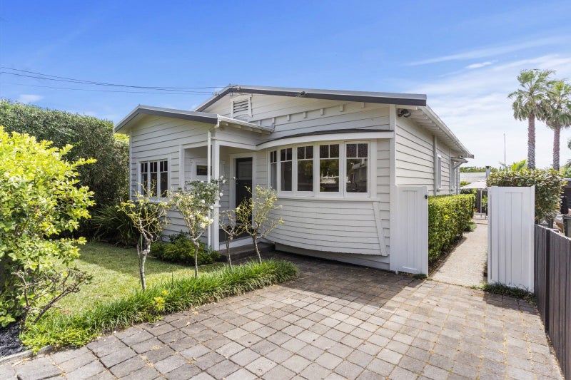 22 Cumberland Avenue, Westmere, Auckland - Carousel 1