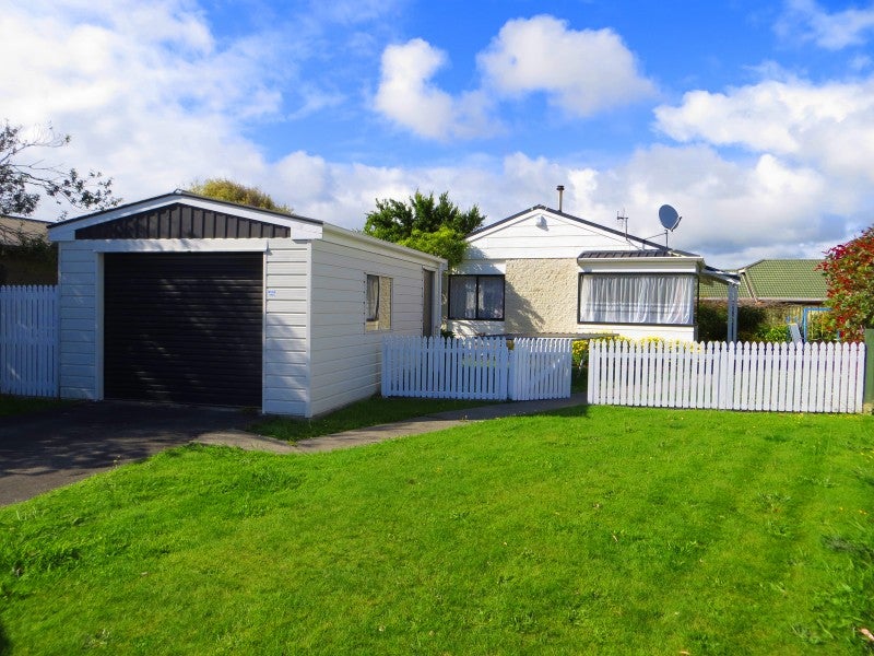 27 Dalwood Grove, Highbury, Palmerston North - Carousel 1