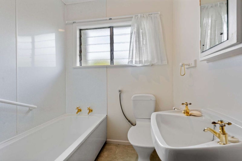 19 City View Terrace, Birkenhead, Auckland - Carousel 10