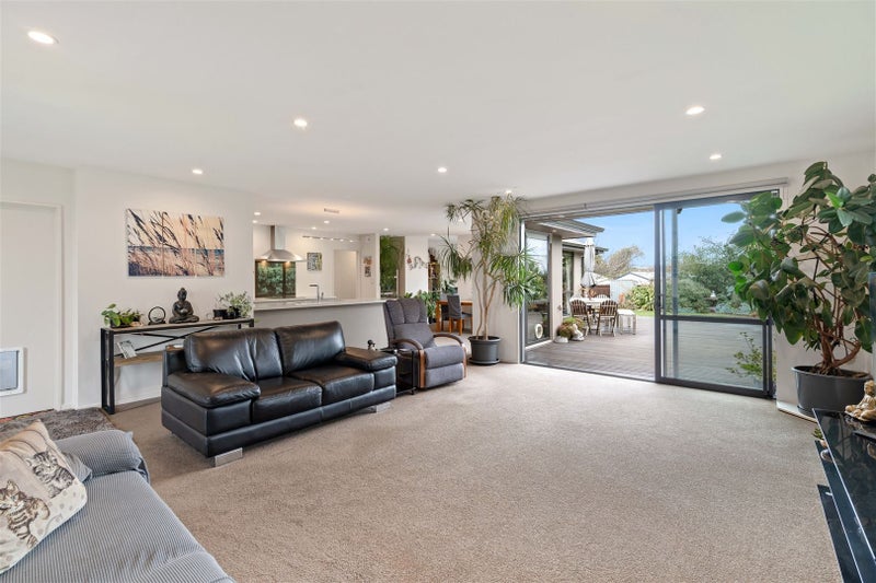 76 Rowan Avenue, Aranui, Christchurch - Carousel 2