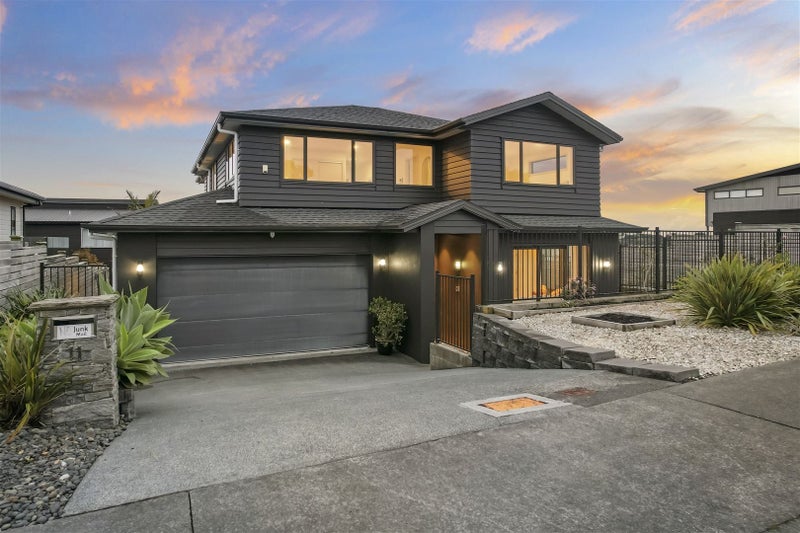 11 Headland Drive, Long Bay, Auckland - Carousel 1