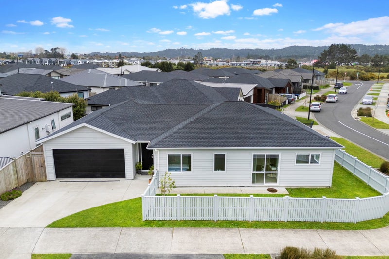 17 Konoba Avenue, Kumeu - Carousel 1