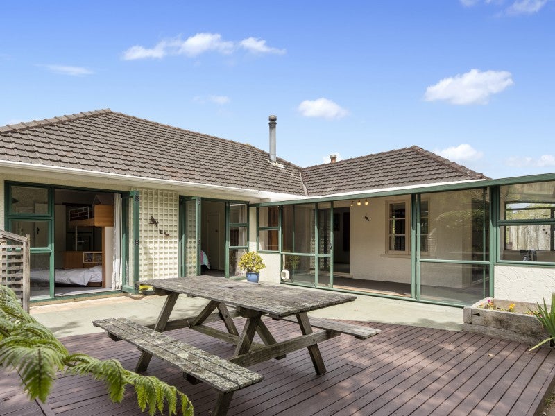 98A Mangorei Road, Strandon, New Plymouth - Carousel 1