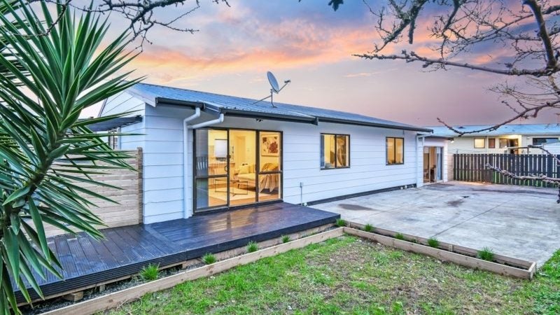 58B Shifnal Drive, Randwick Park, Auckland - Carousel 1