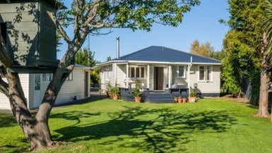 10 Ayton Street, Mangapapa, Gisborne - Carousel 1