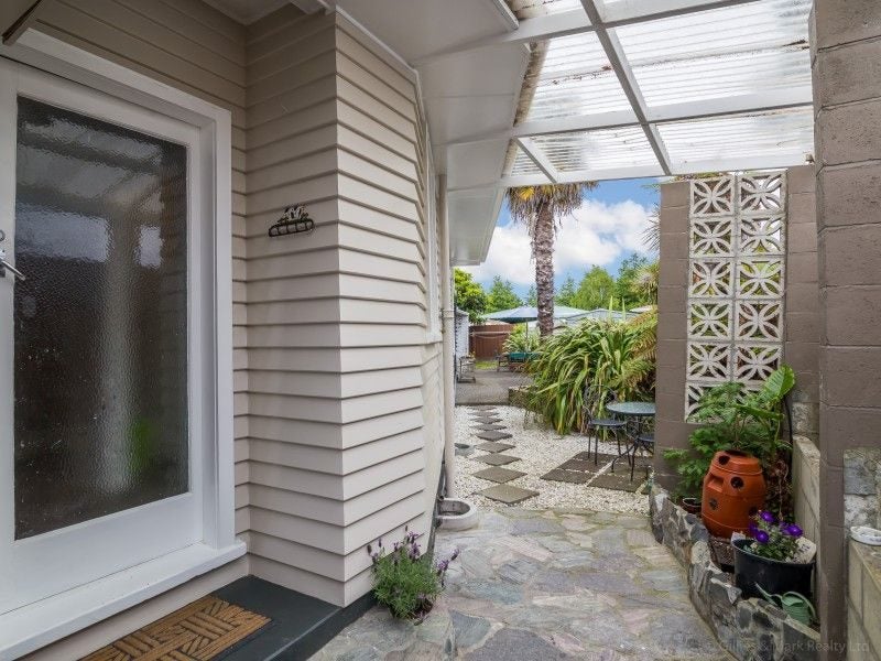 9 Hall Grove, Ebdentown, Upper Hutt - Carousel 17