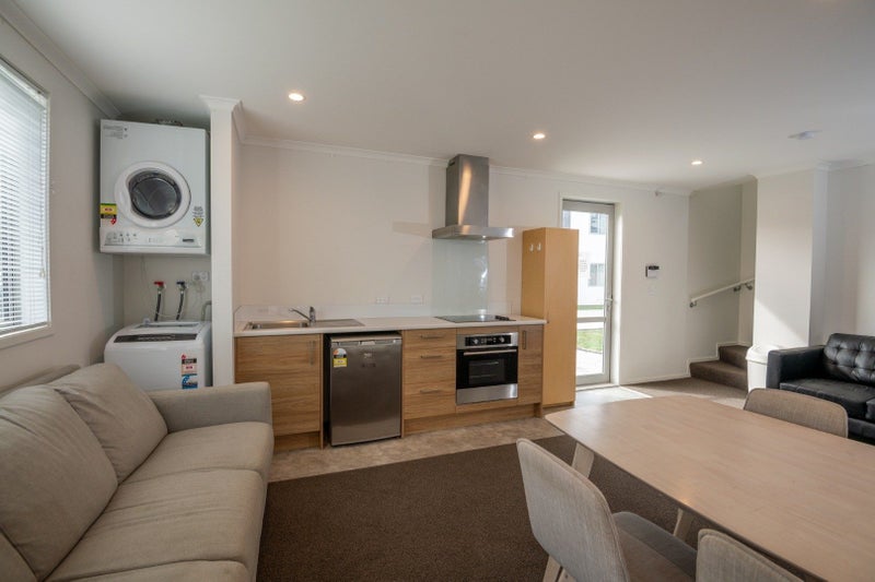 4/9 Hibiscus Avenue, Hamilton Lake, Hamilton - Carousel 2