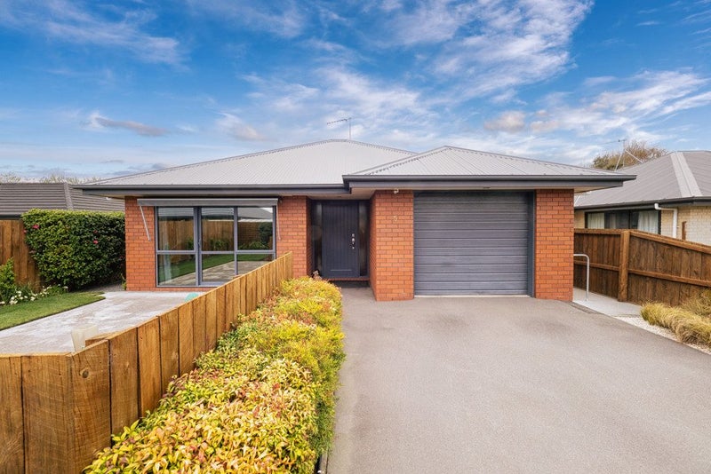 5 Ella Lane, Green Island, Dunedin - Carousel 1