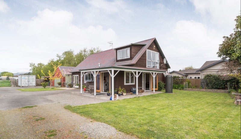 32 Pioneer Highway, Awapuni, Palmerston North - Carousel 1