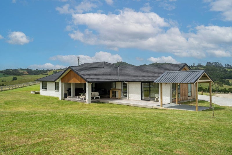 183A Gumtown Road, Kamo - Carousel 1