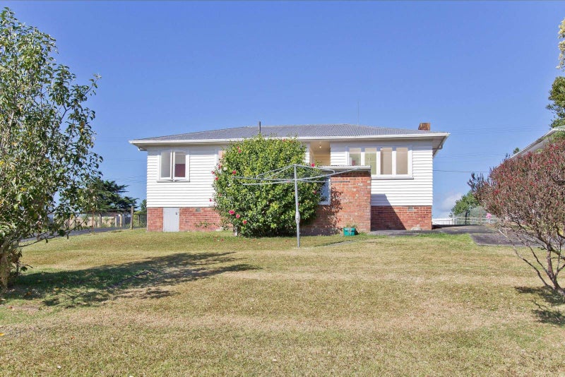 66 Awaroa Road, Sunnyvale, Auckland - Carousel 15