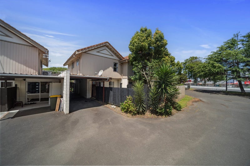 4/104 Pakuranga Road, Pakuranga, Auckland - Carousel 1