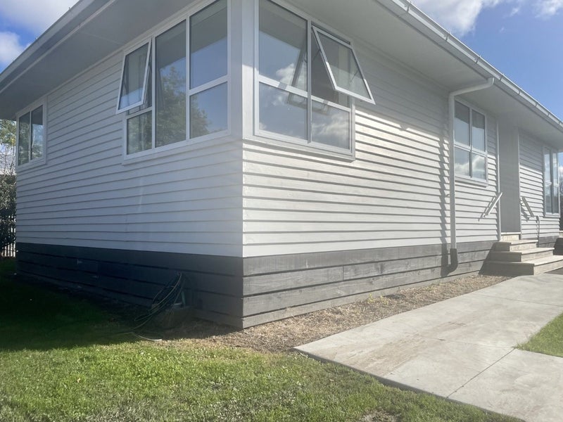 1208A Willowpark Road North, Mayfair, Hastings - Carousel 1