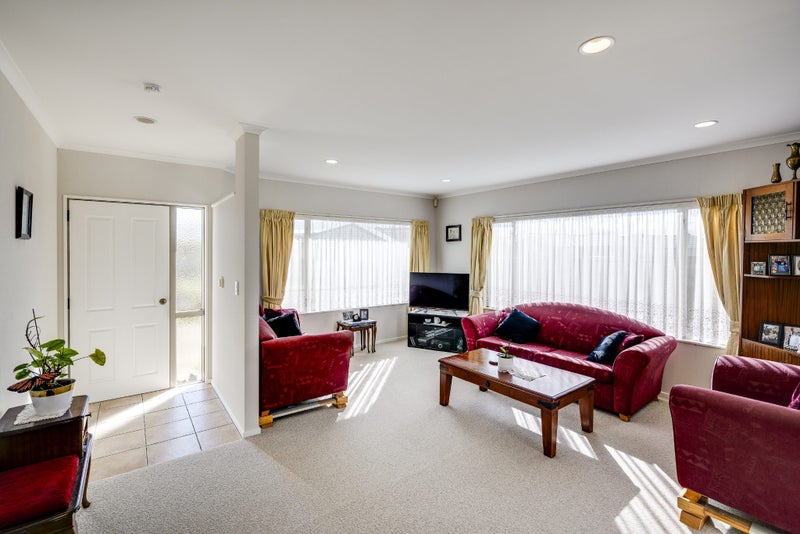 3 Ellerslie Place, Taradale, Napier - Carousel 2