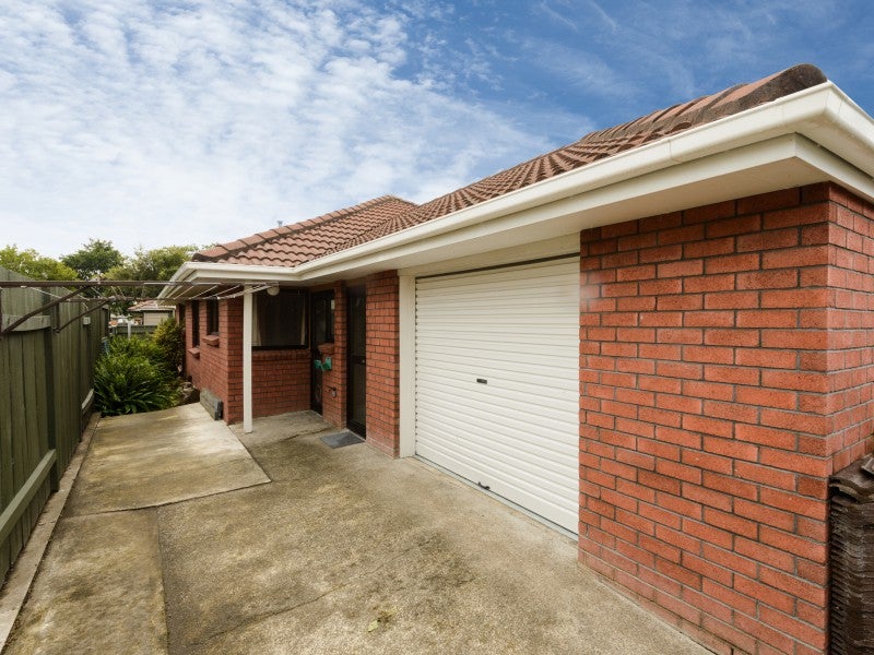 1 Seville Court, Terrace End, Palmerston North - Carousel 2