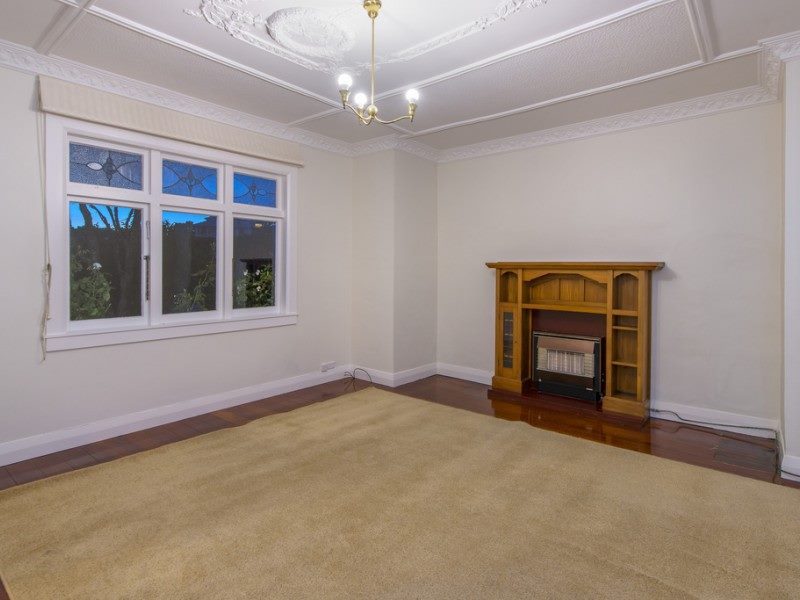 134 Kelburn Parade, Kelburn, Wellington - Carousel 2