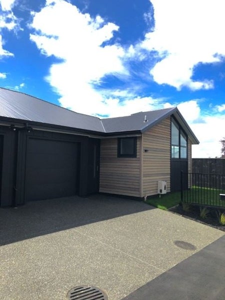 1/38 Hinton Avenue, Forest Lake, Hamilton - Carousel 1