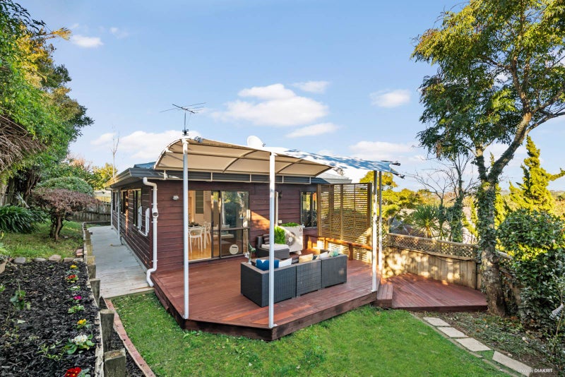 2/9 Stoneleigh Court, Sunnynook, Auckland - Carousel 1