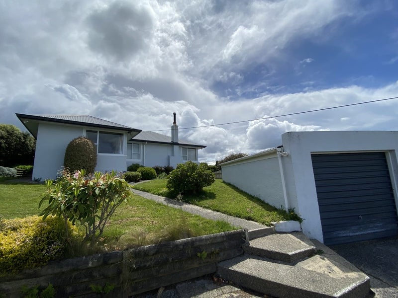 42 Aberdeen Road, Saint Clair, Dunedin - Carousel 1