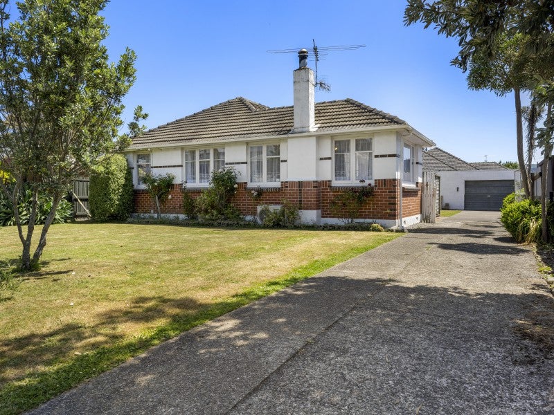 7 Keys Street, Elderslea, Upper Hutt - Carousel 1