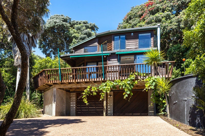 79 Garden Road, New Lynn - Carousel 2