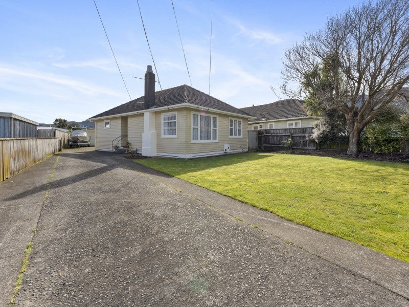 28 Roberts Street, Wainuiomata, Lower Hutt - Carousel 1