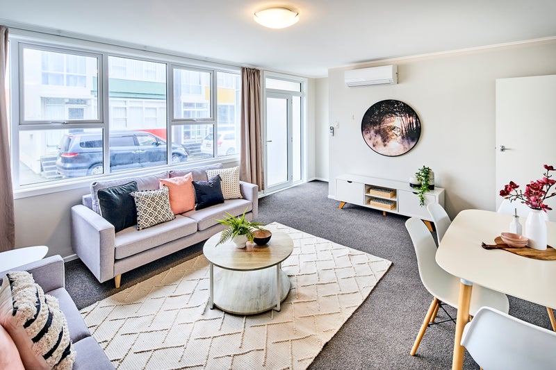 3/55 Apu Crescent, Lyall Bay, Wellington - Carousel 1