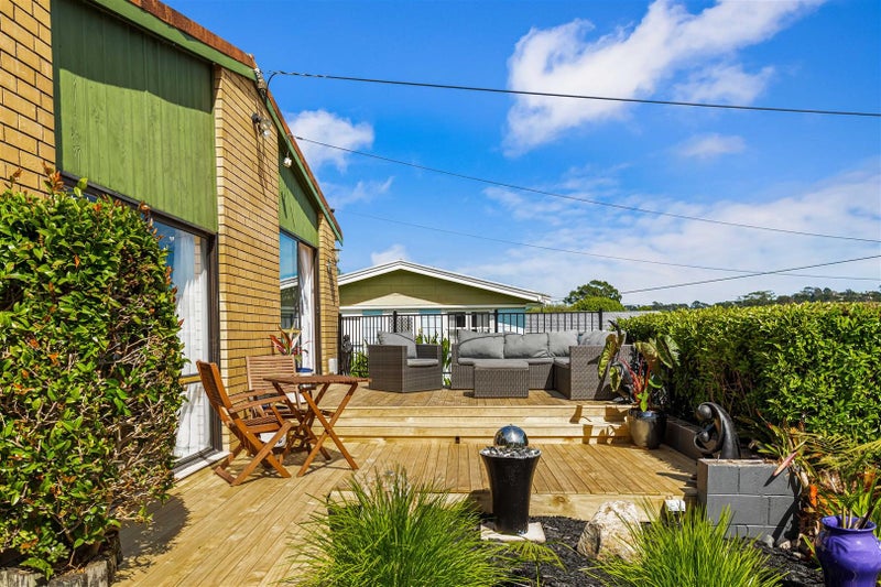 13 Surf Road, Stanmore Bay, Whangaparaoa - Carousel 2