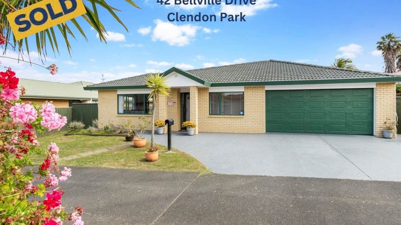 42 Bellville Drive, Clendon Park, Auckland - Carousel 1