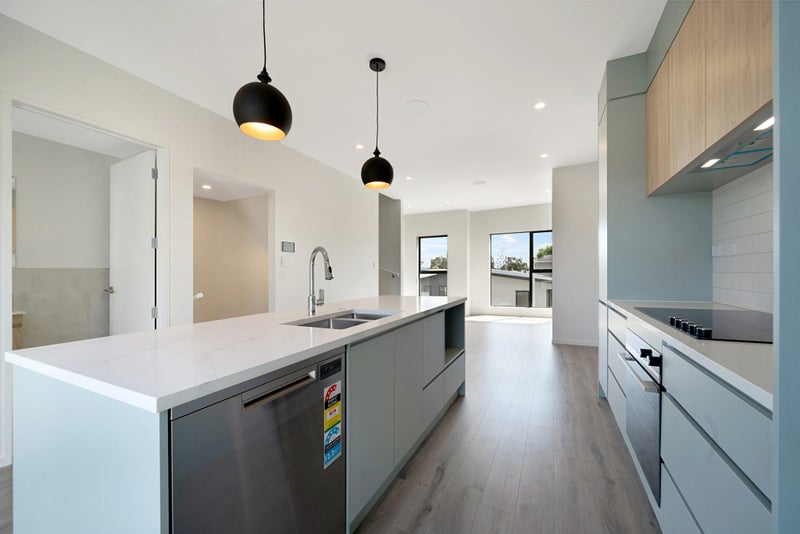 4/105 Hobsonville Road, West Harbour, Auckland - Carousel 2