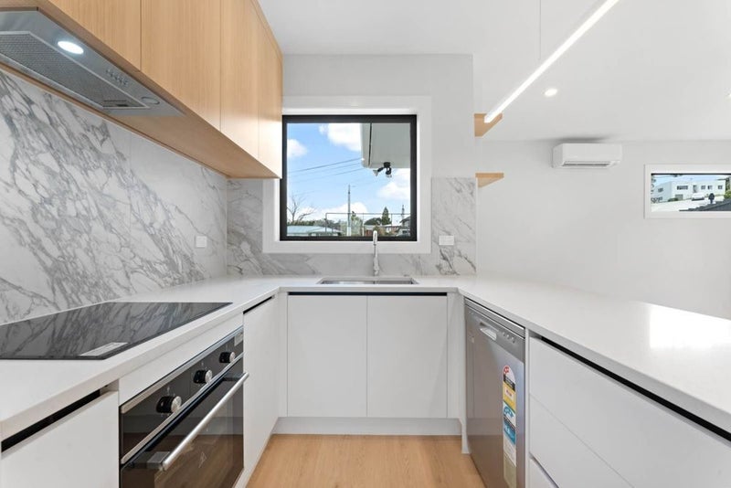 1/1 Brian Avenue, Forrest Hill, Auckland - Carousel 2