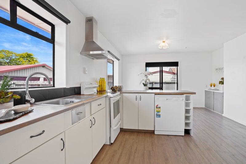 18 Dunedin Street, Redwood, Christchurch - Carousel 2