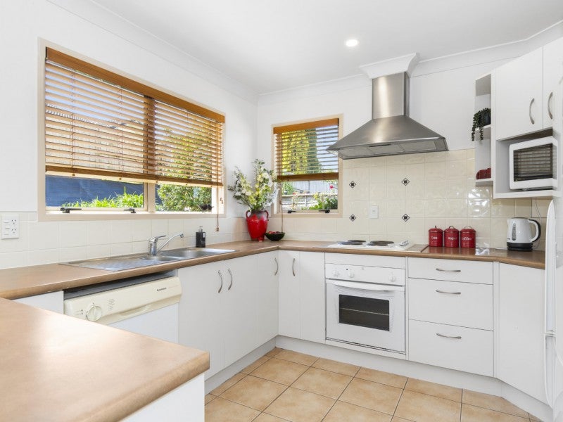 42 Bell Common Close, Bethlehem, Tauranga - Carousel 2