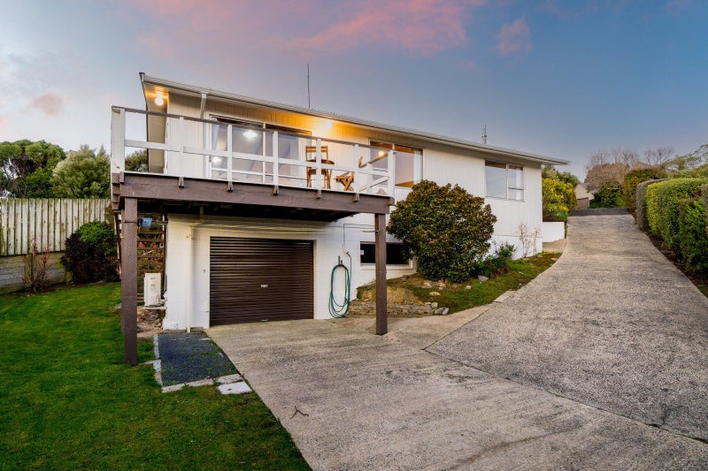 19 Calvert Place, Shiel Hill, Dunedin - Carousel 1