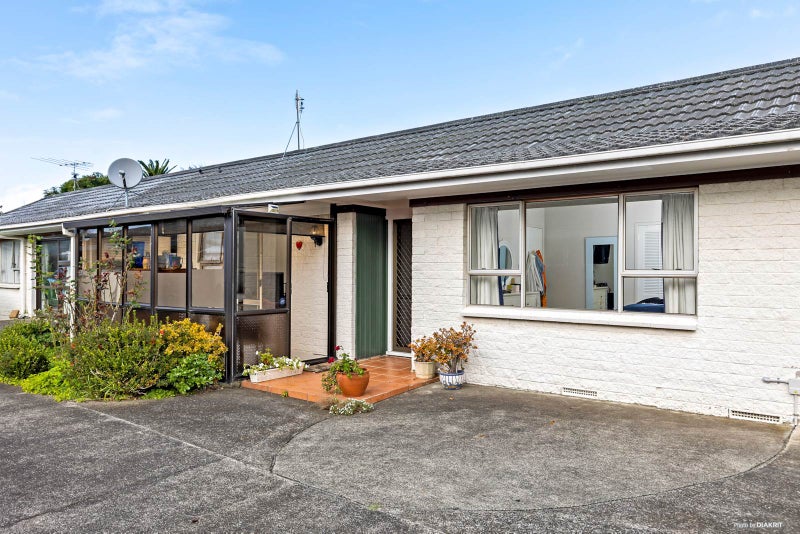 2/66 Glen Avenue, Papatoetoe, Auckland - Carousel 1