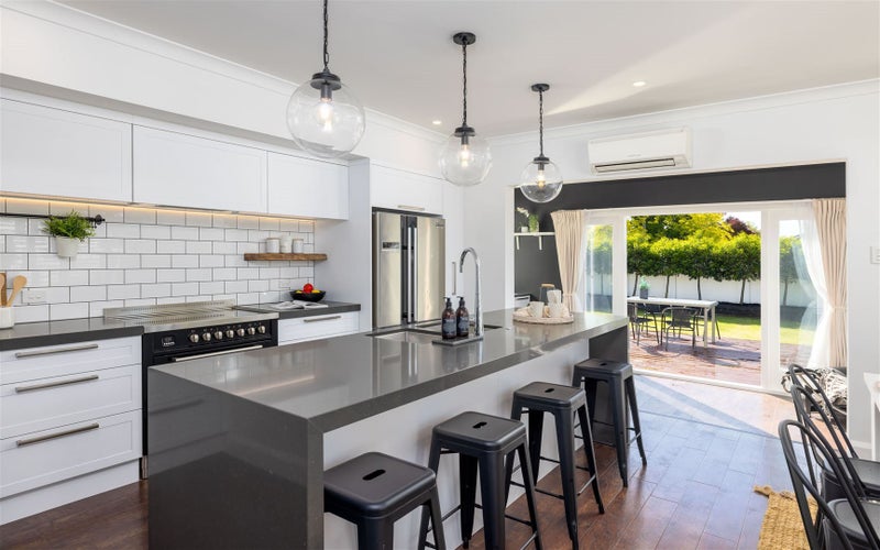 138 Innes Road, St Albans, Christchurch - Carousel 1