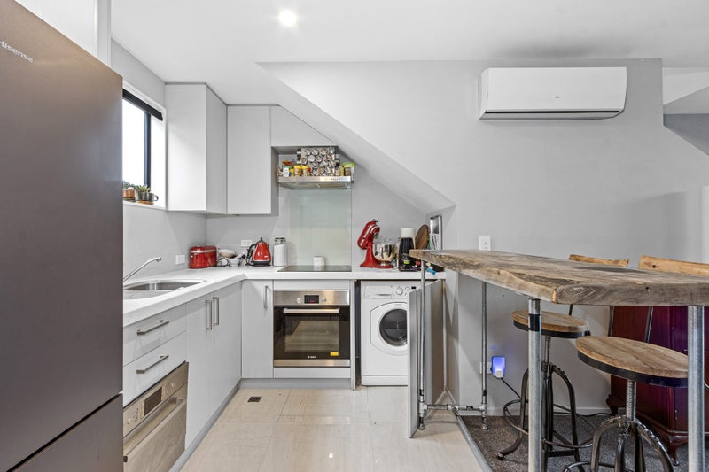 2/233 Hereford Street, Christchurch Central, Christchurch - Carousel 1