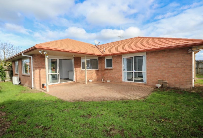 183 Old Farm Road, Hamilton East, Hamilton - Carousel 16