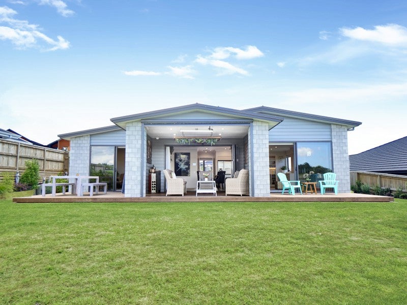 8 Kiritiana Close, Pyes Pa, Tauranga - Carousel 1